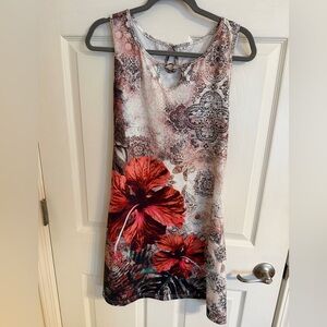 Chic Floral summer Dress with Red and Black Patterns